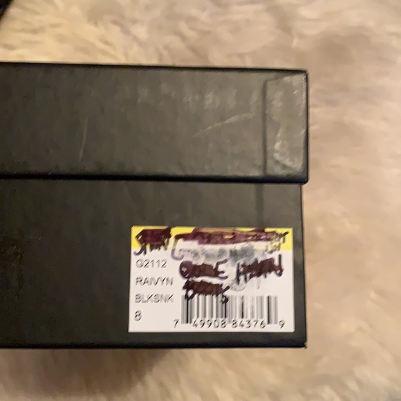 L.A.M.B NWOT & NWB black Raivyn strappy heels - Picture 8 of 8